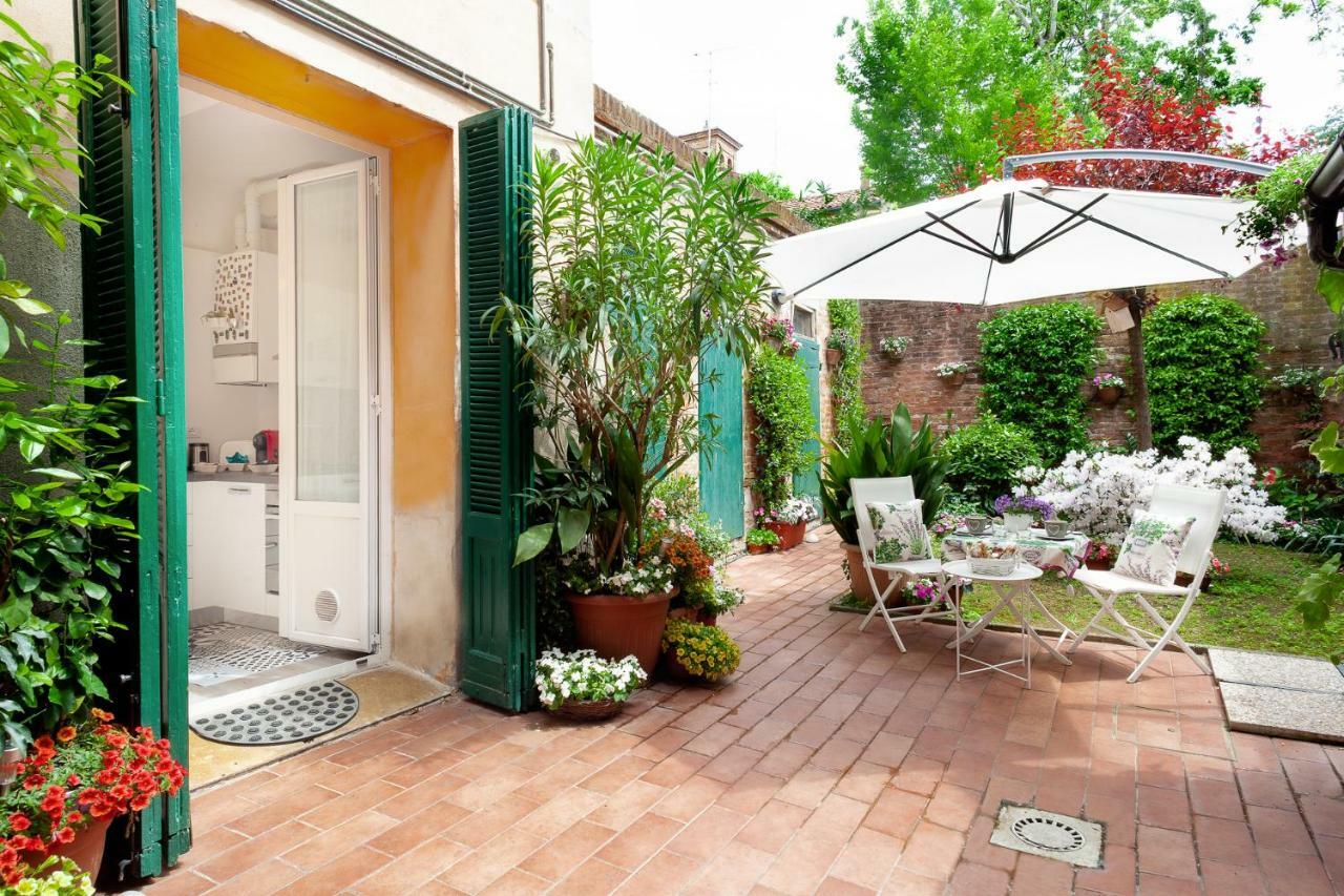 Ferienwohnung Un'Oasi Di Pace Ferrara Exterior foto