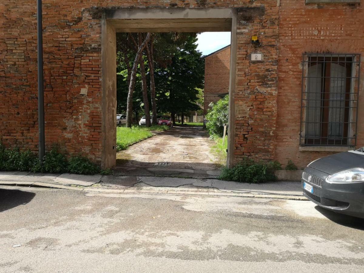 Ferienwohnung Un'Oasi Di Pace Ferrara Exterior foto